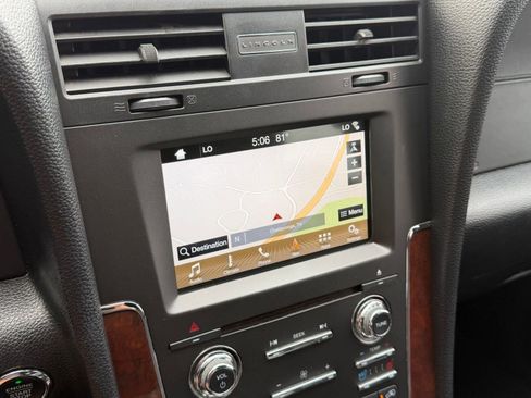 Used 2016 Lincoln Navigator Select RWD image 28