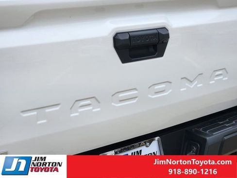 Used 2025 Toyota Tacoma SR image 11