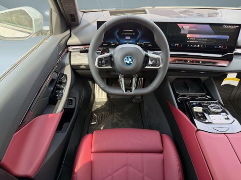 New 2026 BMW i5 eDrive40 w/ M Sport Package RWD image 4