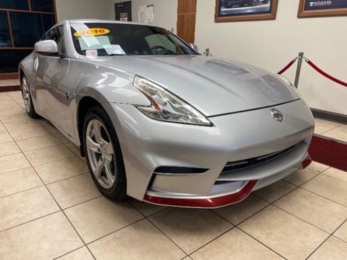 Used 2010 Nissan 370Z Touring image 9