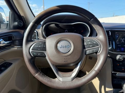 Used 2020 Jeep Grand Cherokee Overland RWD image 13