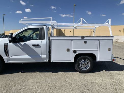 New 2026 Ford F250 XL w/ XL Chrome Package RWD image 16