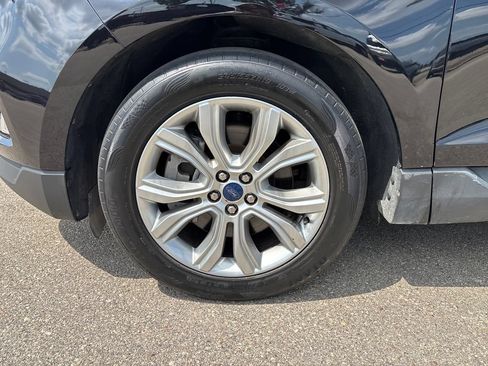 Used 2022 Ford Edge Titanium w/ Equipment Group 301A AWD/4WD image 28