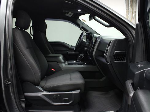 Used 2019 Ford F150 XLT w/ Equipment Group 302A Luxury AWD/4WD image 16