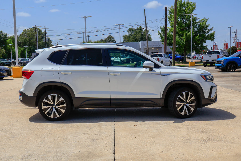 Used 2024 Volkswagen Taos SE FWD image 21
