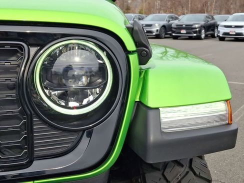 Used 2025 Jeep Gladiator Sport image 30