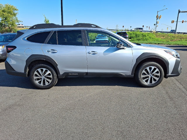 Used 2023 Subaru Outback Premium AWD/4WD image 8