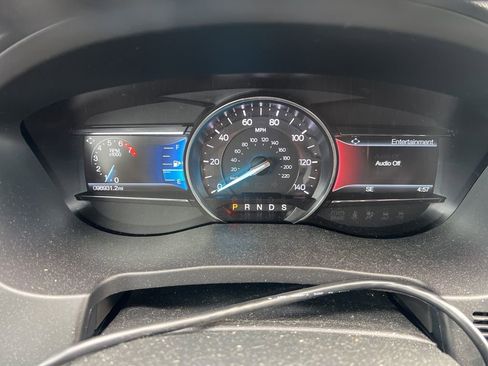 Used 2019 Ford Explorer XLT w/ Equipment Group 202A image 16