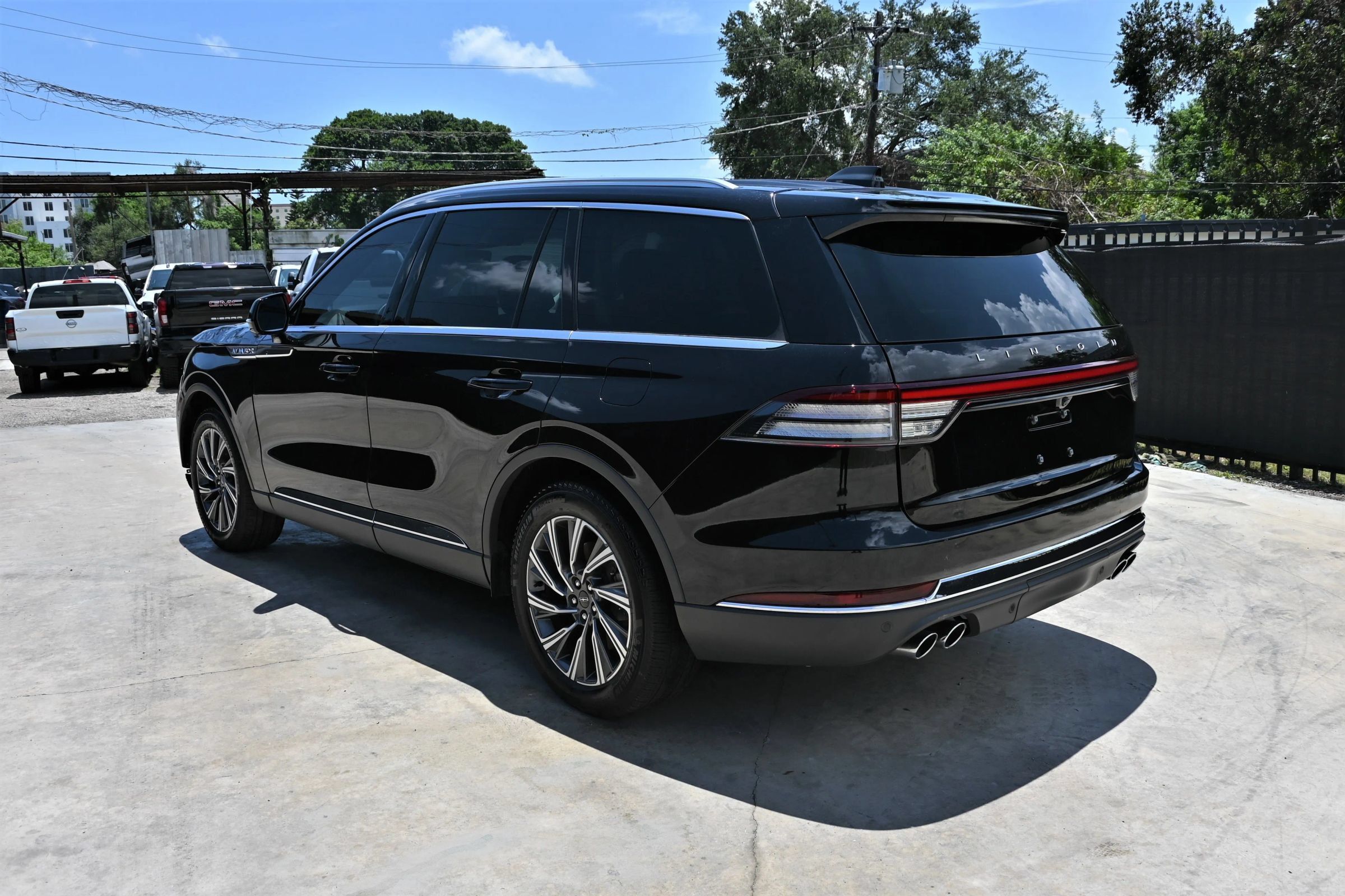 Used 2025 Lincoln Aviator 2WD image 5