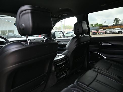 Used 2024 Jeep Wagoneer Series II w/ Flexible Seating Group RWD image 23