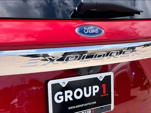 Used 2020 Ford Explorer XLT w/ Equipment Group 202A RWD image 30