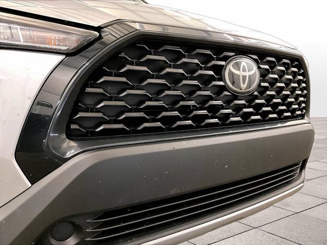 Used 2023 Toyota Corolla Cross LE AWD/4WD image 29