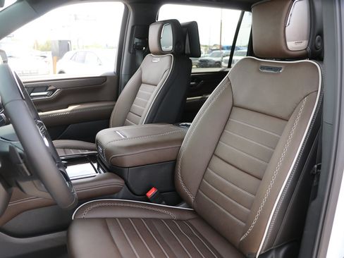 New 2026 GMC Yukon XL Denali Ultimate AWD/4WD image 14
