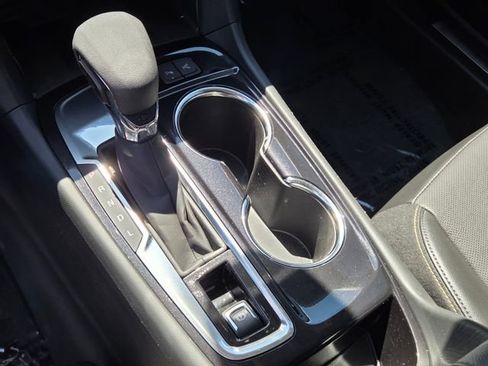 Used 2024 Chevrolet Equinox Premier FWD image 23