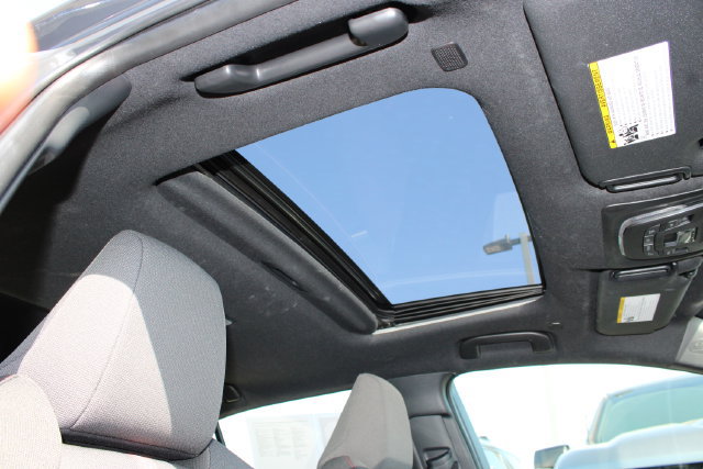 Used 2025 Toyota Corolla SE w/ SE Premium Package FWD image 6