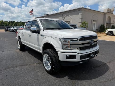 Used 2019 Ford F150 Platinum w/ Equipment Group 701A Luxury AWD/4WD image 3