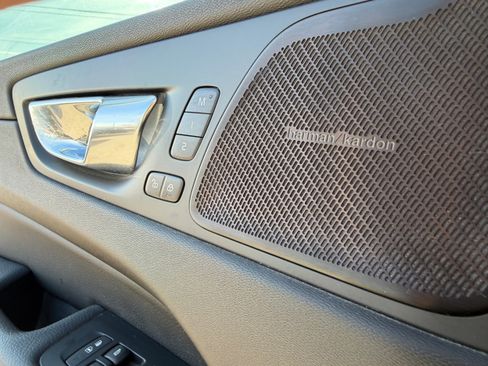 Used 2020 Volvo XC60 T6 Inscription w/ Protection Package Premier image 24