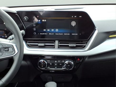 New 2026 Chevrolet Trax LT w/ LT Convenience Package FWD image 12