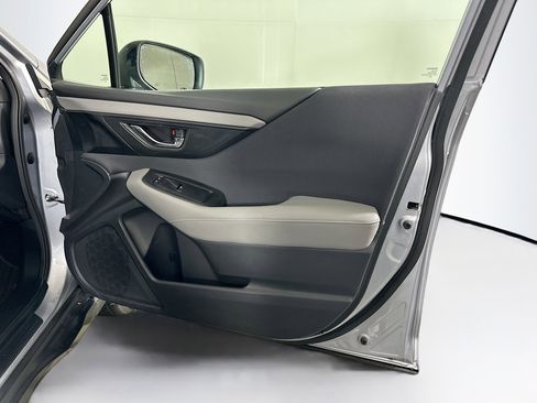 Used 2025 Subaru Outback Premium image 33