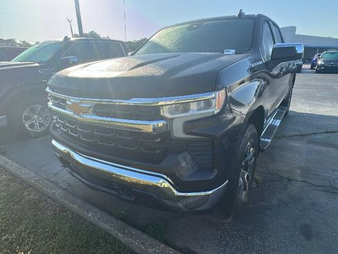 Used 2024 Chevrolet Silverado 1500 LT AWD/4WD image 12
