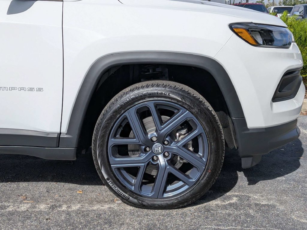 New 2026 Jeep Compass Latitude AWD/4WD image 11