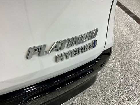 Used 2023 Toyota Sienna Platinum AWD/4WD image 25