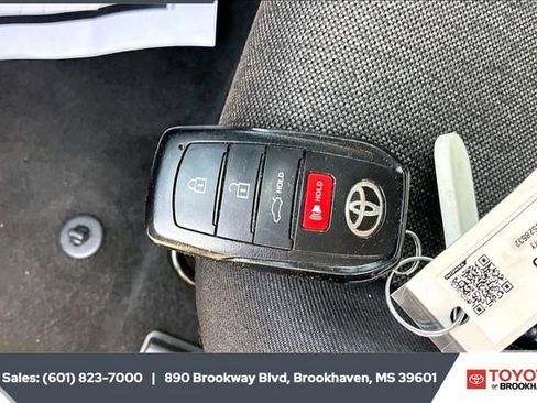 Used 2025 Toyota Camry LE image 8