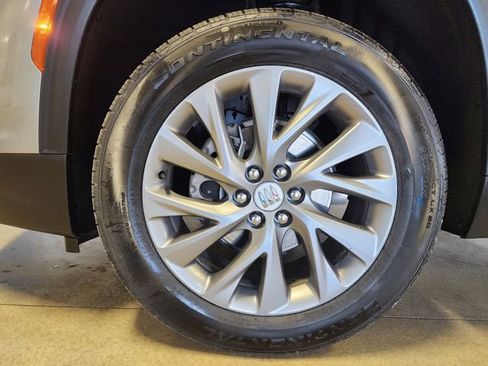 Certified 2025 Buick Enclave Preferred image 9