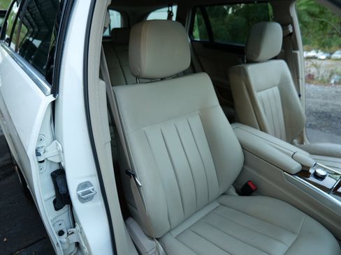 Used 2014 Mercedes-Benz E 350 4MATIC Wagon image 38