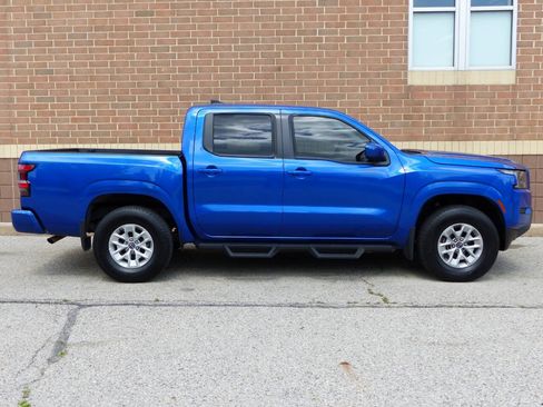 Used 2024 Nissan Frontier SV w/ Technology Package AWD/4WD image 12