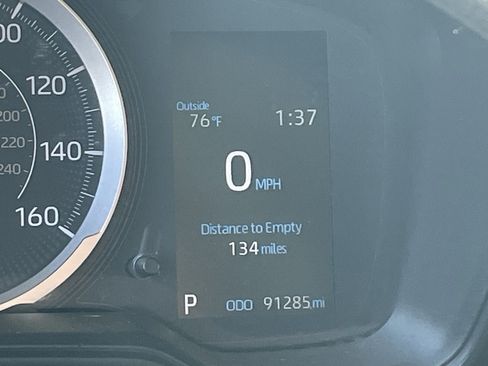 Used 2022 Toyota Corolla LE image 9