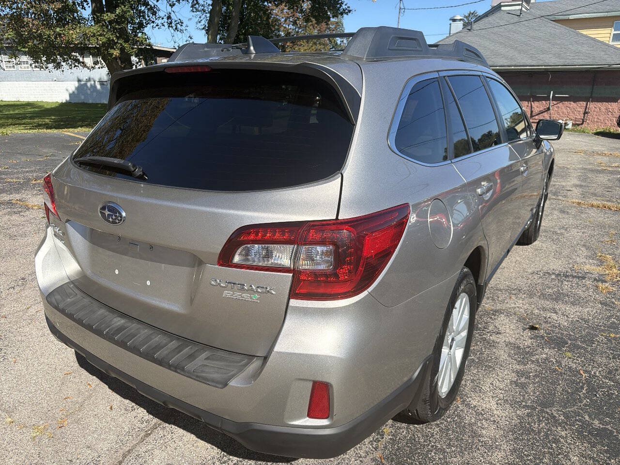 Used 2017 Subaru Outback 2.5i Premium AWD/4WD image 7