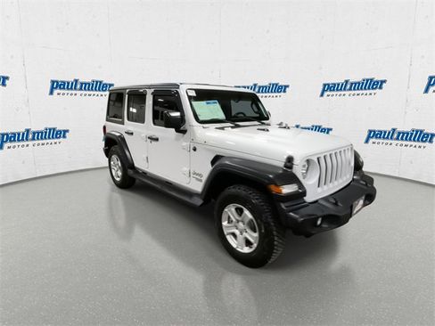 Used 2019 Jeep Wrangler Unlimited Sport S image 2