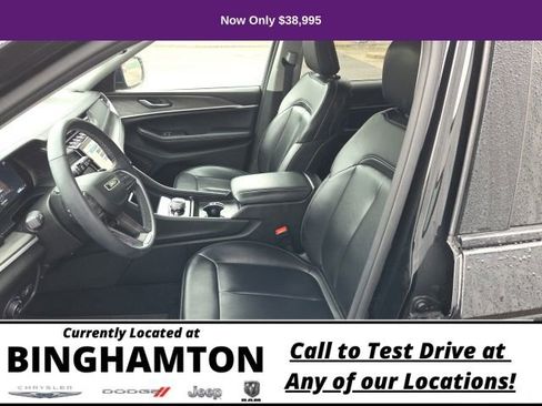 Used 2024 Jeep Grand Cherokee L Limited image 19