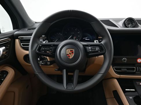 Used 2026 Porsche Macan AWD/4WD image 13