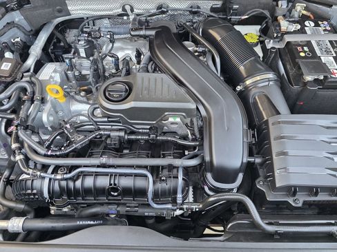 Used 2023 Volkswagen Taos SE w/ Panoramic Sunroof Package image 21