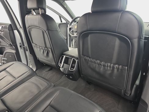 Used 2012 Porsche Cayenne AWD/4WD image 11