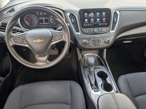 Used 2025 Chevrolet Malibu LT FWD image 11