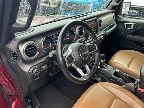 Used 2021 Jeep Gladiator Rubicon image 12