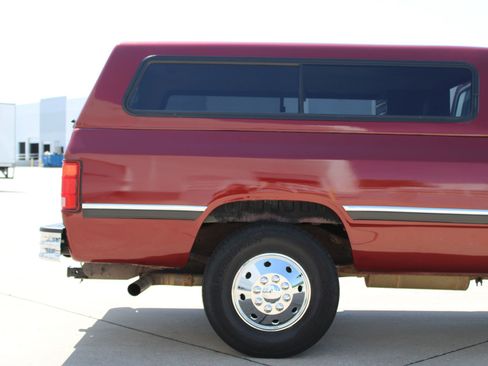 Used 1993 Dodge D/W Truck 250 RWD image 31