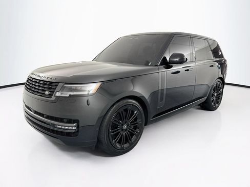 Used 2025 Land Rover Range Rover SE AWD/4WD image 1