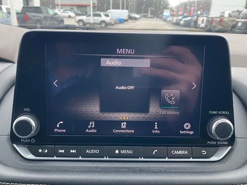 Used 2023 Nissan Rogue S image 22