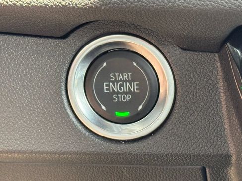 Used 2025 Chevrolet Traverse RS AWD/4WD image 23