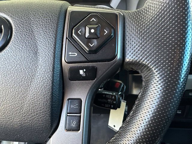 Used 2018 Toyota Tacoma SR5 RWD image 19