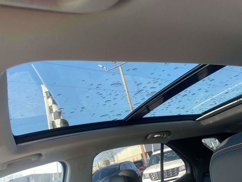 Used 2020 Chevrolet Equinox Premier image 8