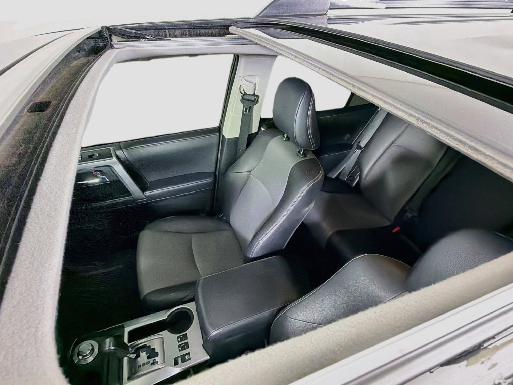 Used 2021 Toyota 4Runner SR5 Premium w/ Moonroof Package AWD/4WD image 17