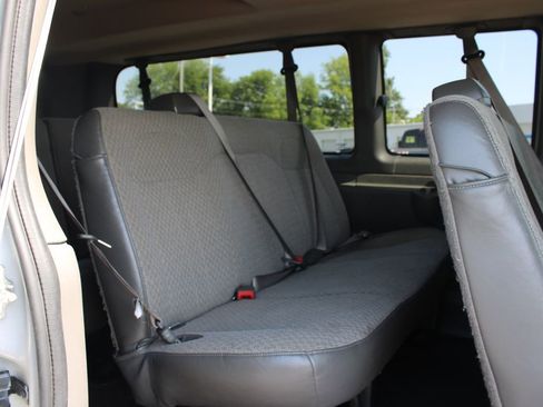 Used 2024 Chevrolet Express 3500 LT w/ LT Preferred Equipment Group RWD image 27