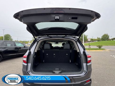 New 2025 Honda Pilot Touring image 6