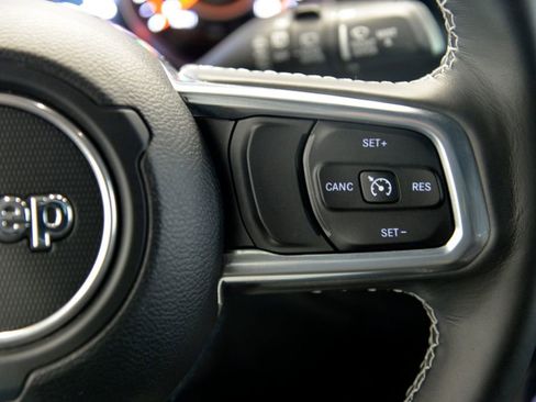 Used 2021 Jeep Wrangler Unlimited Sahara image 24