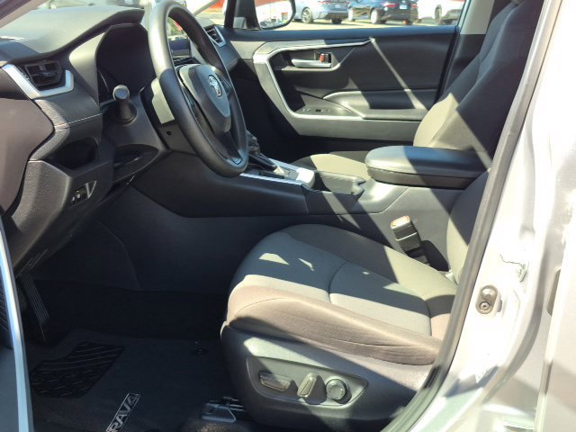 Used 2025 Toyota RAV4 XLE FWD image 15